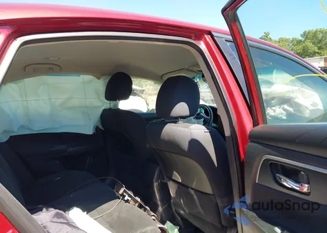 2015 Nissan Altima 2.5 S z USA, uszkodzony, nr VIN 1N4AL3AP2FN379772